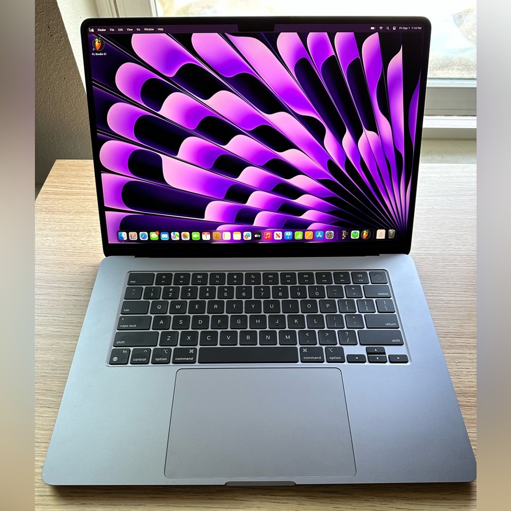 COPY - 15-inch MacBook air with m2 chip - Space Gray